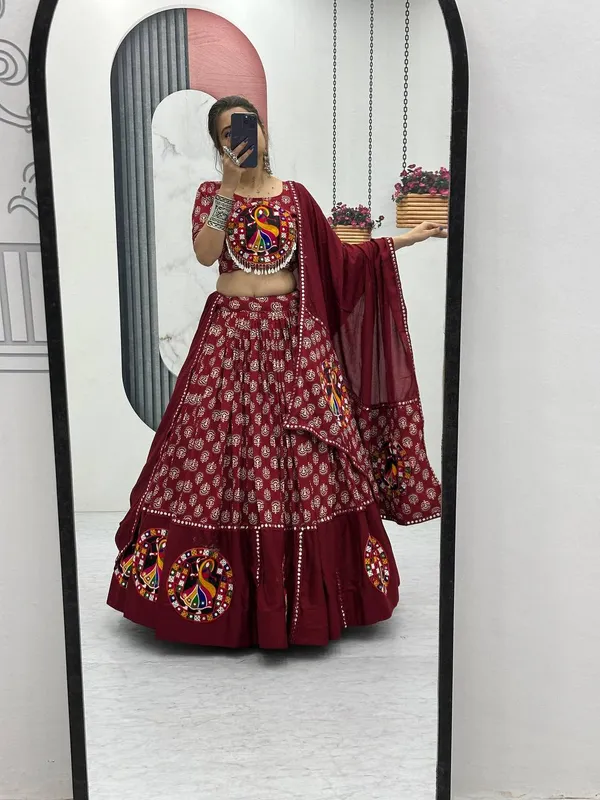 Maroon Heavy Lichi Fabric And Jacquard Silk Patola Print Lehenga Choli For Women - Image 4