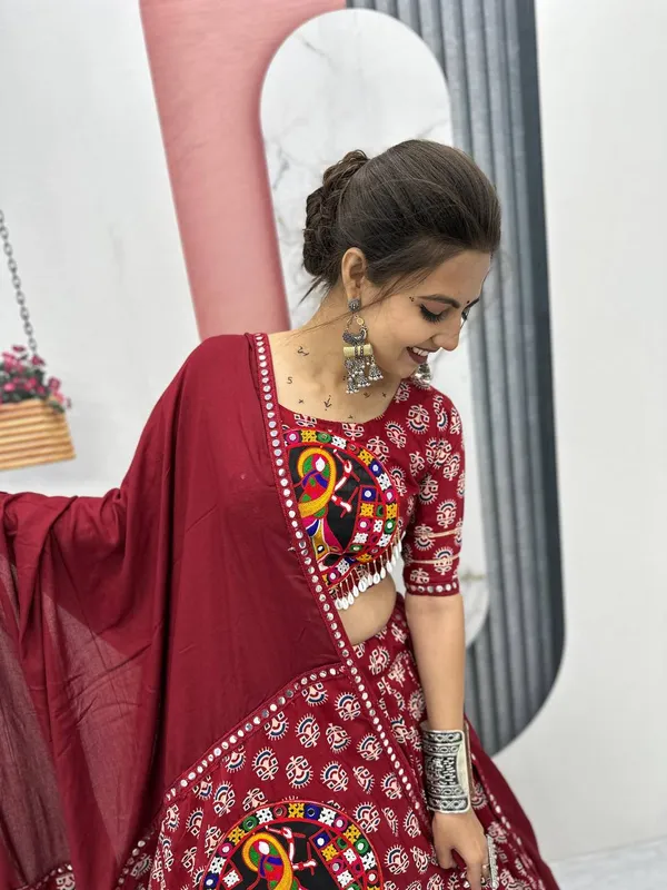 Maroon Heavy Lichi Fabric And Jacquard Silk Patola Print Lehenga Choli For Women - Image 5